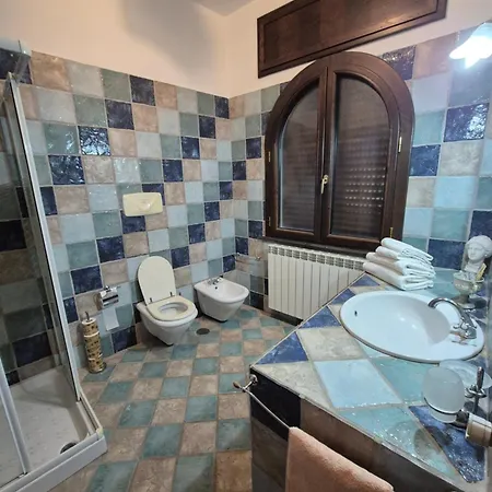 فندق مبيت وإفطار La Cicogna أَجيرولا