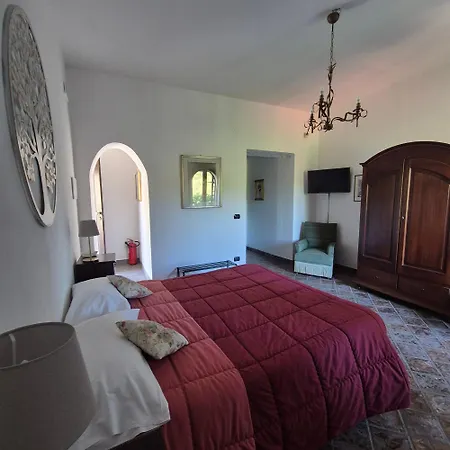 La Cicogna فندق مبيت وإفطار أَجيرولا